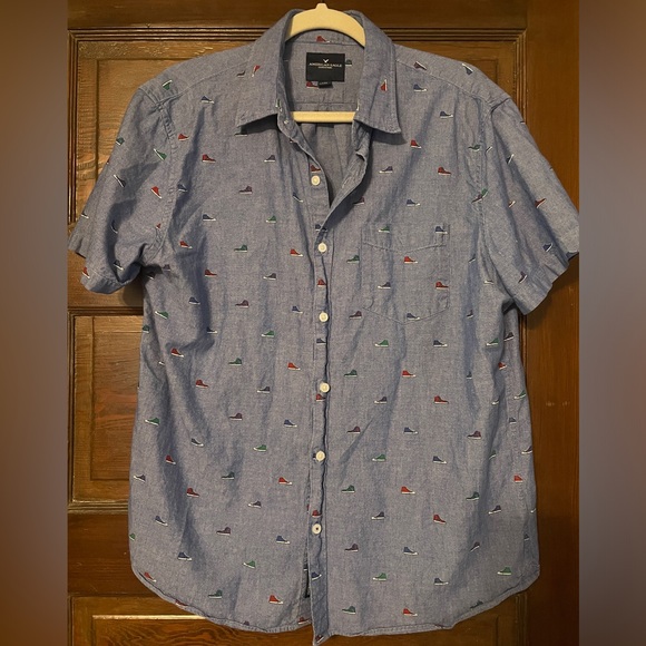 American Eagle Outfitters Other - American eagle button down tee converse sneaker pattern size L